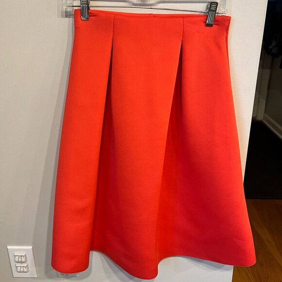 NWT BLVD Bright Red/Orange Pleated Scuba Sweatshirt Knit Midi Skirt Size Medium - Picture 1 of 3